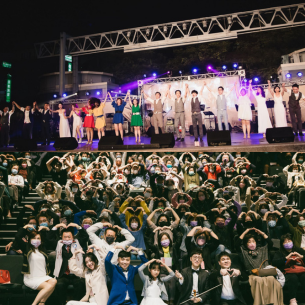 企業商演、尾牙春酒怎麼安排？從單人演出到 17 人大樂隊｜星星閃爍音樂設計